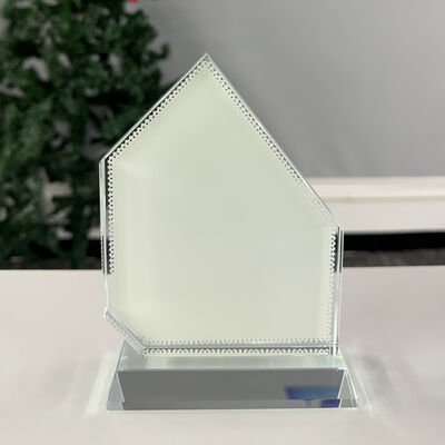 Calidad ZELOYAUT Pantalla pentagonal 115*150*15mm Sublimación Cristal Trofeo en blanco, Placas de vidrio en blanco para la impresión de fotograma de cristal Artesanías y regalos Premios personalizados Fábrica